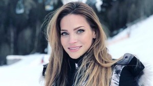 Andrea Verešová opäť dráždi: Na svahu vytasila chrumkavý zadoček a výstrih až po pupok!