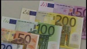 Podvodníci skupujú byty, "perú" korunky