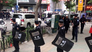 Krvavé jatky! Atentát v Číne si vyžiadal desiatky mŕtvych