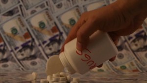 Senior vyhral v lotérii milióny. So synom za ne rozbehol drogové laboratórium