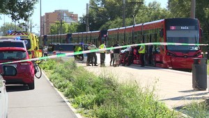 V Bratislave vošiel cyklista pred električku. Na mieste zomrel