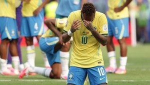 Hrdý futbalový národ na kolenách. Ohlasy médií na vypadnutie Brazílie
