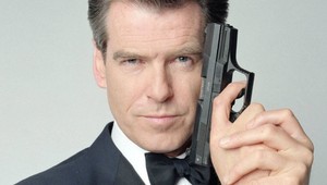 Z agenta 007 je deduško na plný úväzok