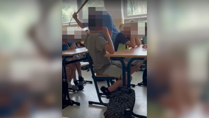 Učiteľ mal deti urážať a ohrozovať bejzbalovou palicou, škola tvrdí, že nič netušila