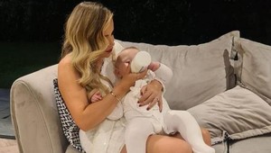 Celebritná kráska ukázala, ako vyzerá po pôrode: Je choré chváliť sa plochým bruchom!