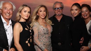 Spomínate si na dedka Reinholda z GEISSENOVCOV? Neuveríte, čo stále dokáže v 83-ke!