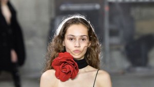 Ooops, trapas na prehliadke! Modelke spadli šaty!