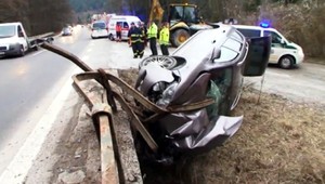 Vodiča pri Donovaloch premohla únava, vrazil do zábradlia