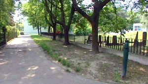 Obyvatelia Bullovej ulice v Dúbravke sú bez lámp, spílili ich