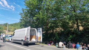 Policajti zastavili dodávku, v ktorej bolo 39 cudzincov