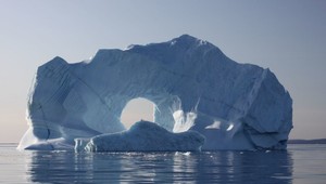 Praskol najväčší ľadovec na svete a topí sa