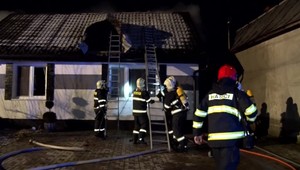 Štvorčlenná rodina zažila ťažké chvíle. Pre požiar prišli o strechu nad hlavou