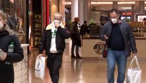 Otvorili obchodné centrá či salóny krásy. Zobrali Slováci prevádzky útokom?