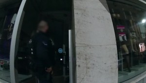 VIDEO: Zlodeja chytili priamo pri čine, keď sa pokúsil vniknúť do predajne