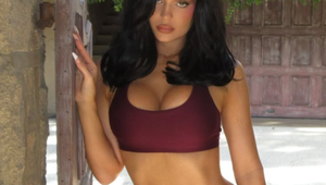 Tajomstvo pevného brucha? Pozrite sa, čo nosí táto influencerka do fitka!