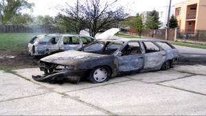 Vybavovanie účtov? Vo Váhovciach zhoreli tri autá