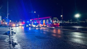 Nešťastie na koľajniciach: Električka zrazila chodca