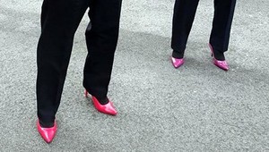 Módna polícia? Štátni policajti prišli do služby v lodičkách