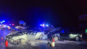 Dopravná nehoda dvoch áut v Kraľovanoch si vyžiadala dvoch zranených