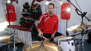 Arsenal želá Šťastné a Veselé! Bubeník Čech, klávesák Alexis