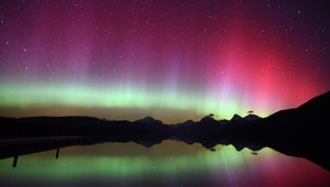 Polárna žiara pobláznila vodičov, polícia jej sledovanie zakázala