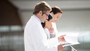 Pacient tvrdí, že záchranka pochybila. Nemocnica tvrdí opak