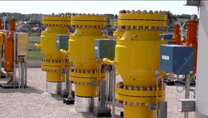 Bagrista poškodil plynové potrubie, polícia ho obvinila