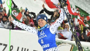 Go, Zuzu go! ako ľudovka. Hymnu pre Veroniku prespievali Kandráčovci