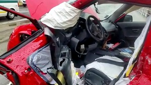 Nehoda v Bratislave. Električka sa zrazila s autom