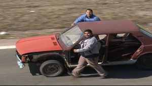 Škodovku zo smetiska tlačili kilometre až do zberu