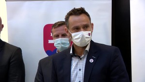 Odídenec z OĽaNO Ján Krošlák sa dostal do ostrej potýčky na sociálnej sieti. Stranu mu držal aj exkolega Kuriak