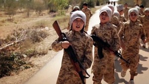 Islamský štát šokuje, cvičí detských teroristov