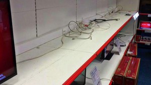 Pád rubľu vyvolal paniku, obchody sú prázdne