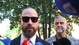 Kauza Očistec: Para hovorí o účelovom vyšetrovaní, prokurátor o zločineckej skupine