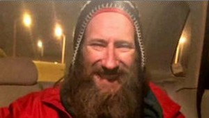 Vyzbierali od ľudí státisíce pre bezdomovca, odmietajú mu dať peniaze