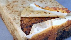 V opustenej chate objavili 106 rokov starý ovocný koláč