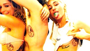Kontroverzná Miley Cyrus (21) má nový prírastok! Tetovanie mŕtveho psa Floyda