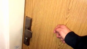 Úrady varujú: Pozor na podvodníka, ktorý zisťuje osobné údaje