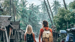 Mladý pár instagramových cestovateľov: Za tým všetkým pozlátkom je tvrdá drina