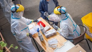 Domovy sociálnych služieb zháňajú testy.  Štát im pomôže tiež, no nespoľahlivými testami