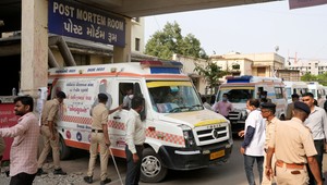 Počet obetí štvrtkovej leteckej tragédie v Indii stúpol na 279