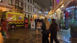 Útočník napadol muža v centre Bratislavy. Stratil sa v dave a z miesta činu ušiel