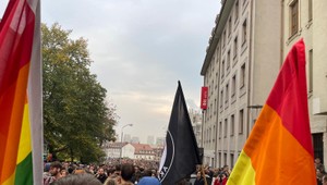 Na pochode proti nenávisti sa zišli tisícky ľudí. Bol poznačený obrovským smútkom