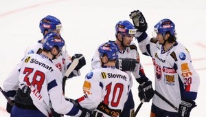 Pätnásť statočných v úvodnej nominácii Hanlona pre MS