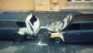 Dielo podpaľača. V centre Bratislavy horeli dve autá