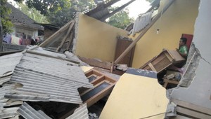 Na dovolenkovom ostrove vypuklo zemetrasenie. Evakuovali už stovky turistov