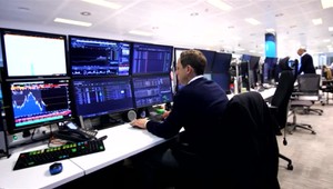 NBS potvrdila, že ekonomika spomaľuje. Guvernér Kažimír ale krízu odmieta