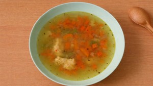 Zeleninová polievka s knedličkami