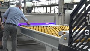 Osem rokov vývoja a svetový úspech: Plastový recyklát sa mení na stavebný kameň