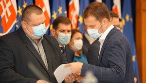 Matovič o zrýchlenom uvoľňovaní zatiaľ neuvažuje, koaličný Kollár ale áno